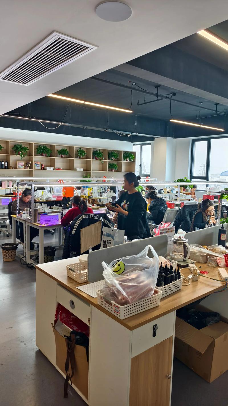 开店之光:新手如何选择合适网店运营方案